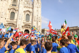 Flag Parage Piazza Duomo alla YES CUP 2023, torneo internazionale di calcio a Milano